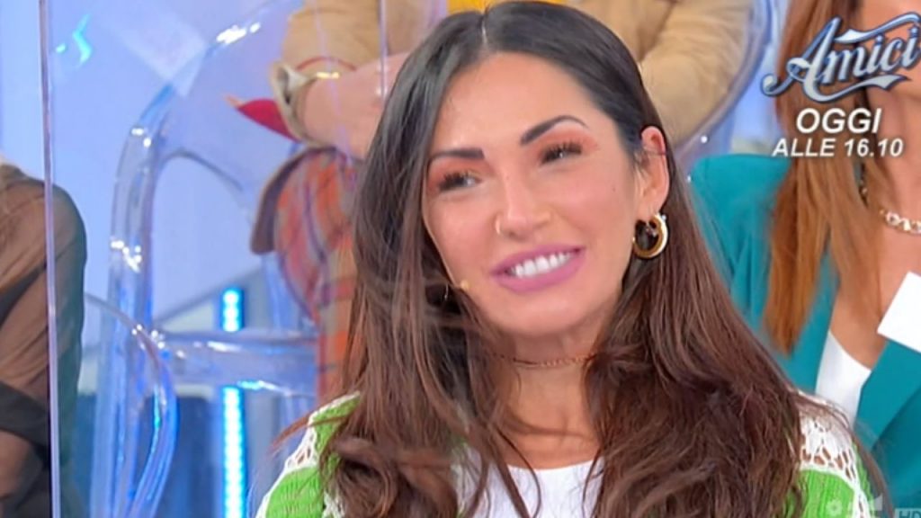 Diego ci riprova con Ida, ma non c'è speranza: il "no" della dama di Uomini e Donne 42 Ida Platano a Uomini e donne