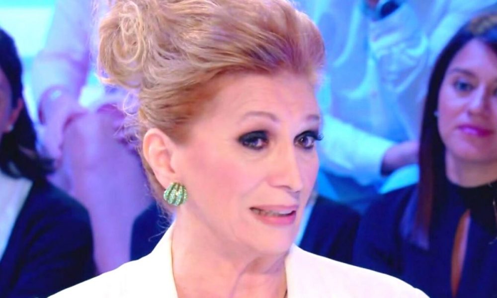 Iva Zanicchi: “L’abbiamo fatto in aereo”, l’aneddoto su Fausto Pinna