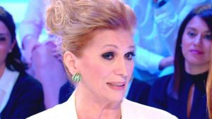 Iva Zanicchi: “L’abbiamo fatto in aereo”, l’aneddoto su Fausto Pinna