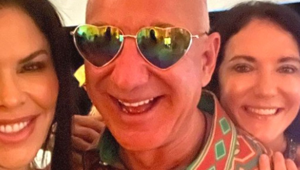 Jeff Bezos: gli scatti della festa trash per celebrare il nuovo anno da parte del proprietario di Amazon 42 Jeff Bezos 2022 nuovo anno