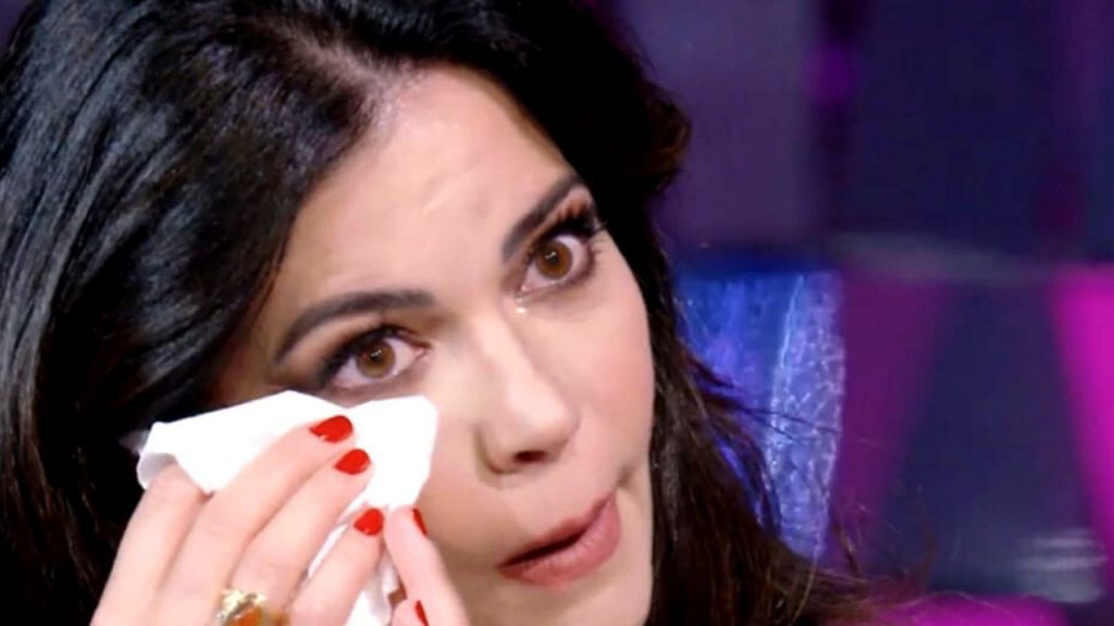 Laura Torrisi che piange