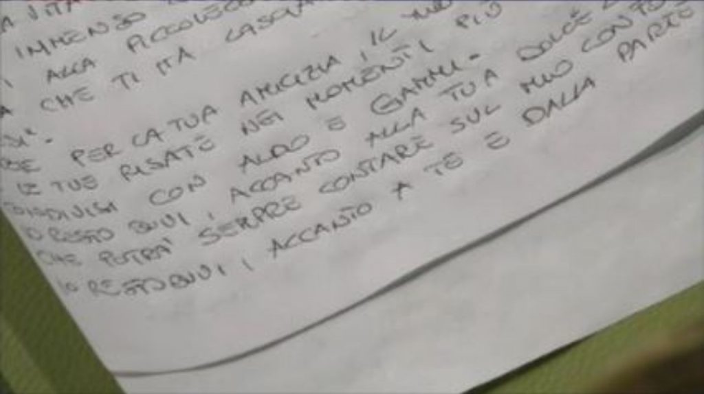 Manuel Bortuzzo esce dal GF Vip: per lui spunta la lettera di addio di una concorrente 42 lettera manila manuel