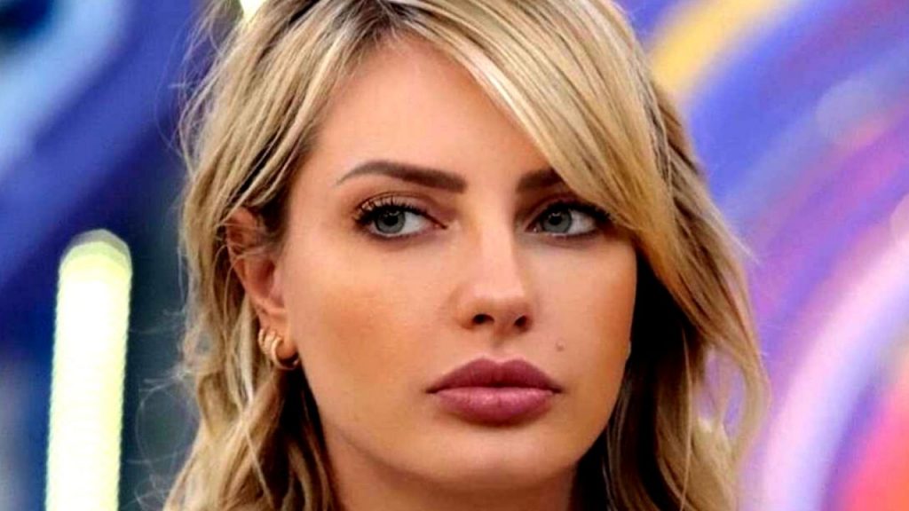 Katia Ricciarelli contro l'immunità di Sonia Bruganelli: ora la soprano ce l'ha con Soleil Sorge 42 Manila contro Soleil