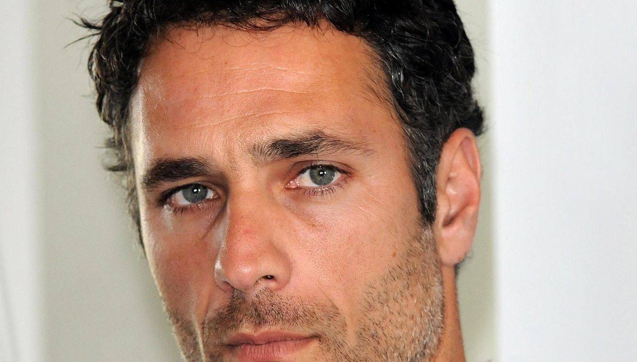 Raoul Bova photo