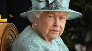 La Regina toglie al figlio Andrea il titolo di Altezza Reale: è Buckingham Palace a rendere pubblica la notizia