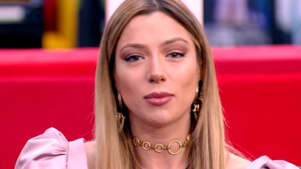 Soleil e Alex Belli, la verità sotto le coperte: nella notte la confessione di Soleil a Sophie 42 Soleil Sorge al GF Vip