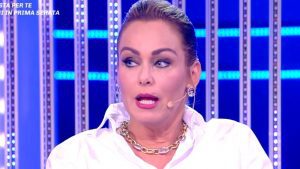 GF Vip, Sonia Bruganelli sulla presunta bisessualità del marito: “Ha avuto un’avance da un uomo”