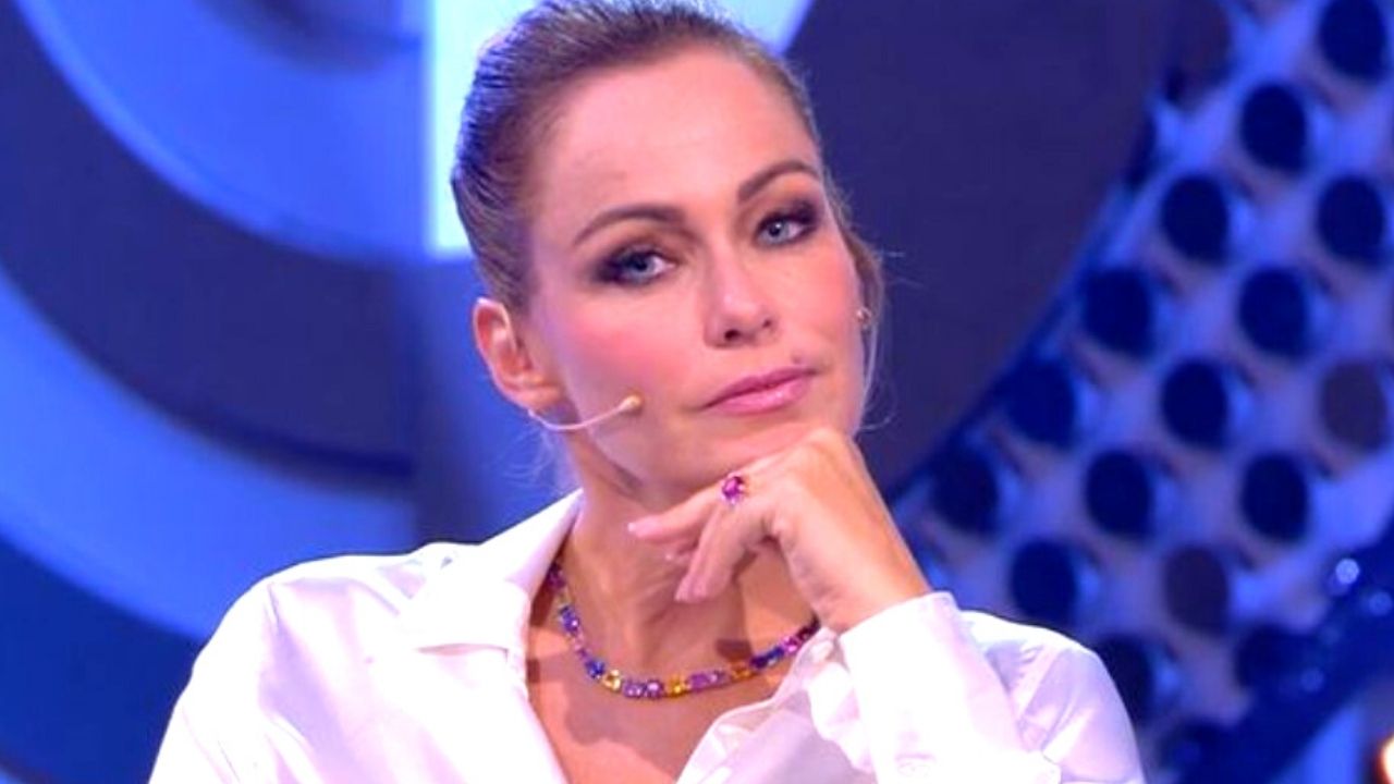 Sonia Bruganelli, botta e risposta con Adriana Volpe: "Serena domani", nuova replica su Instagram 41 Sonia Bruganelli al GF vip