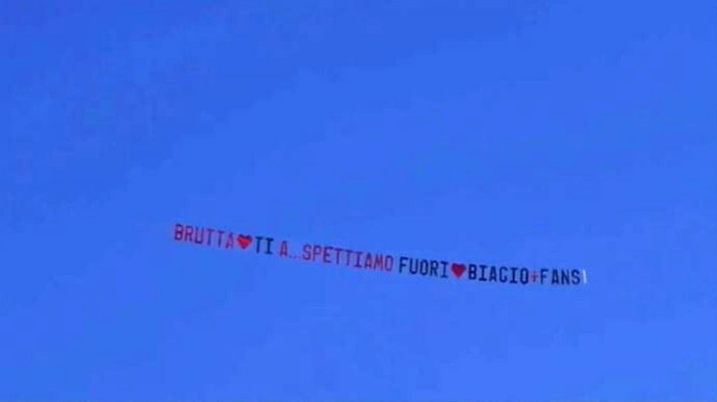 GF Vip, Biagio si dichiara a Miriana con un aereo: "Ti a.." 42 Biagio D'Anelli aereo Miriana Trevisan GF Vip