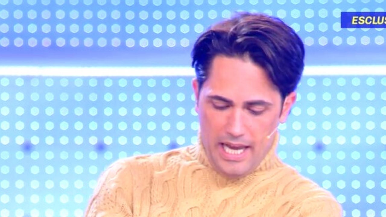 Biagio D'Anelli inchiodato dall'ex su Miriana: "Sei finto e la prendi in giro" 41 Biagio D'Anelli a Pomeriggio Cinque