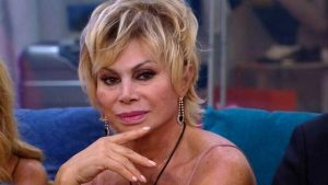 Carmen Russo commenta il GF Vip: “Nathaly Caldonazzo? Una mitomane”
