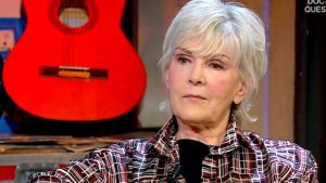 Caterina Caselli in lacrime ricorda il suicidio del padre: “L’ho tenuto nascosto”