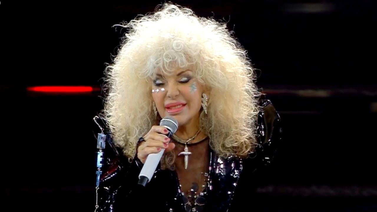 Donatella Rettore spara a zero dopo il Festival di Sanremo: è polemica su Rai e Gianni Morandi 41 donatella rettore polemica