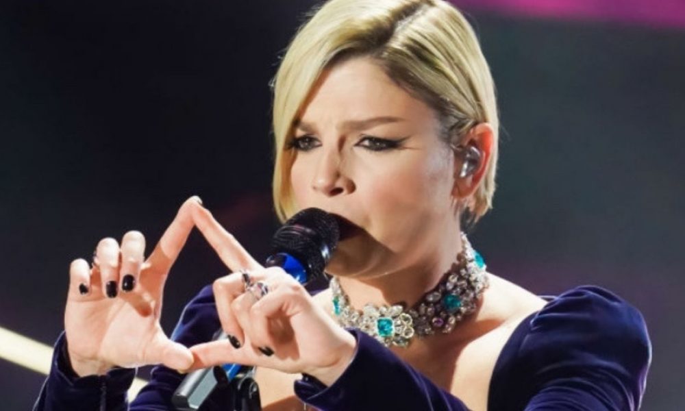 Emma Marrone insultata sui social dopo le parole sulla gravidanza