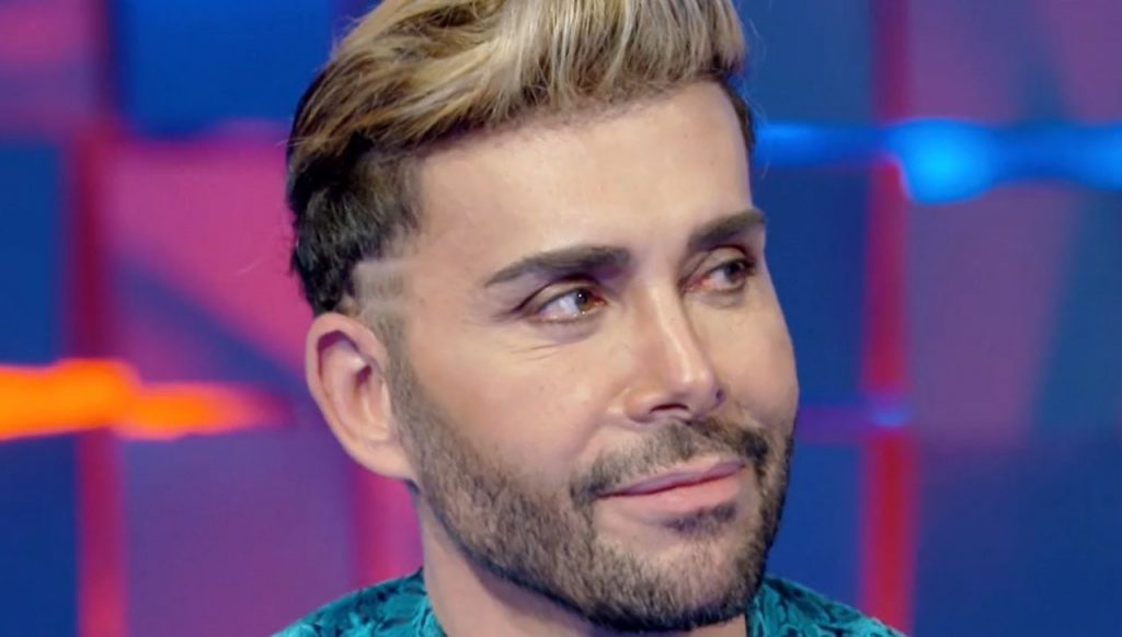 Giacomo Urtis, proposta hot ad Alex Belli: "Per lui mi faccio andare bene pure Delia" 42 giacomo urtis verissimo 1