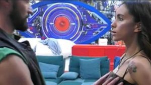 GF Vip, Alex Belli prova a baciare Jessica: la reazione di lei