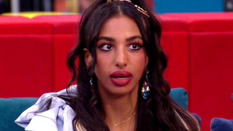 Lulù Selassié contro Alex Belli e gli autori