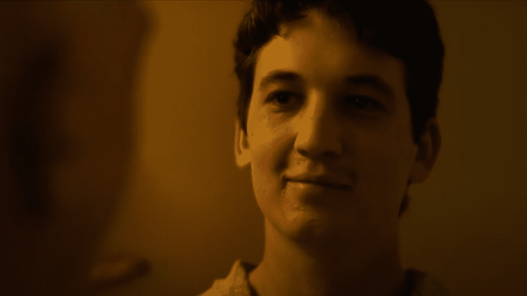 Un frame di Miles Teller nel film Whiplash