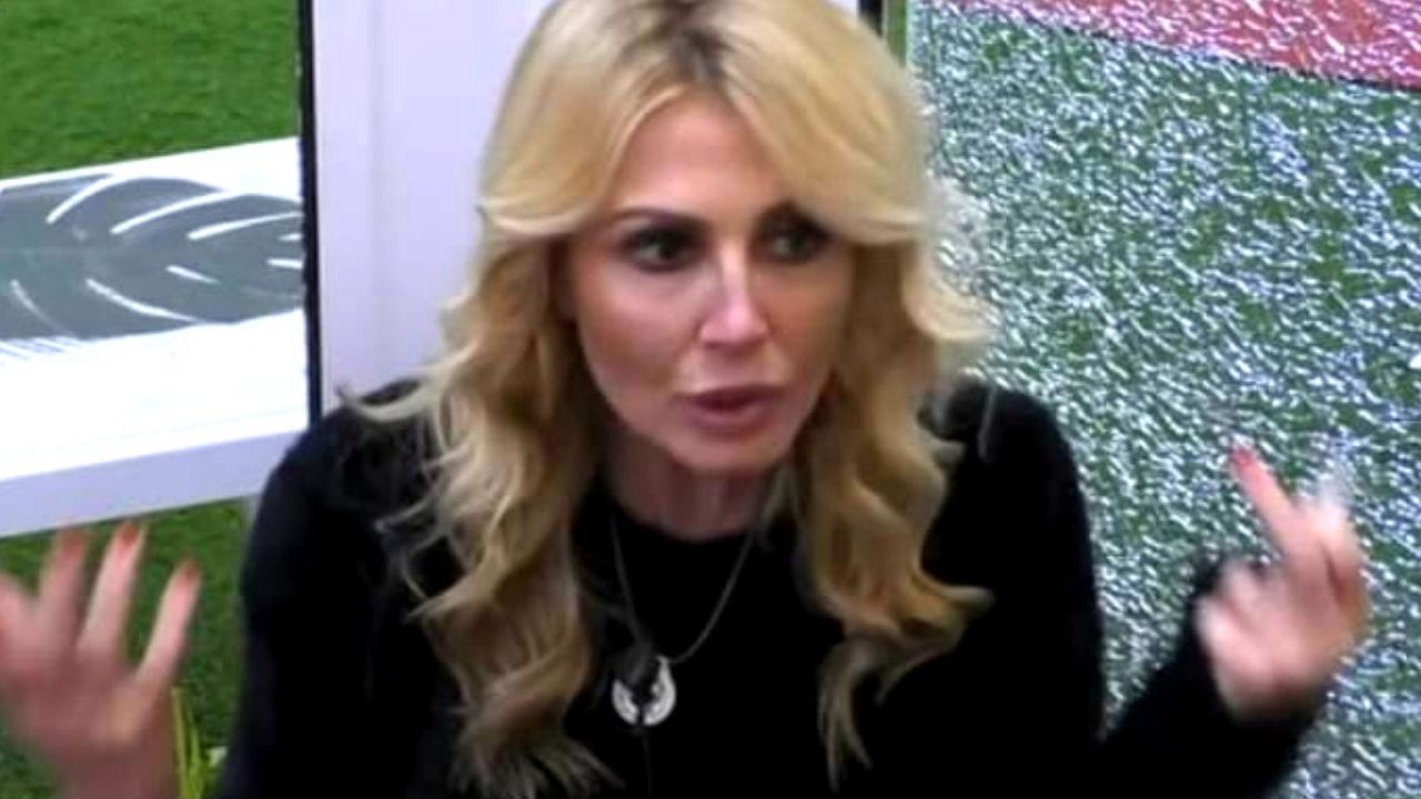Nathaly Caldonazzo dopo Giucas Casella smaschera Davide Silvestri: il video 41 Manila Nazzaro Gf vip