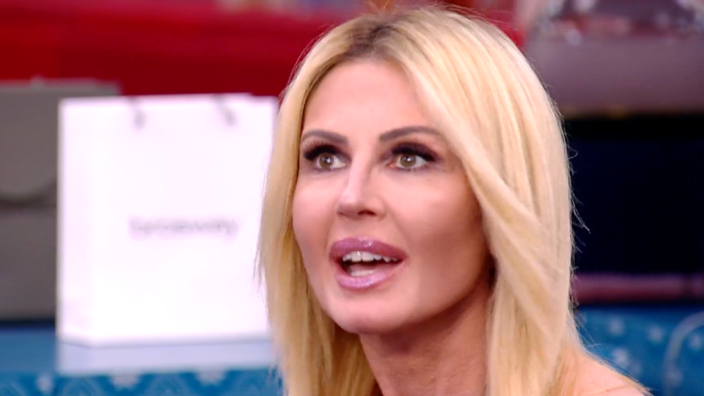Sonia Bruganelli velenosissima contro Nathaly: "Che ca**o gliene frega" 42 nathaly caldonazzo gfvip