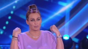 Sonia Bruganelli, i suoi 48 anni a Verissimo: il regalo di Adriana Volpe