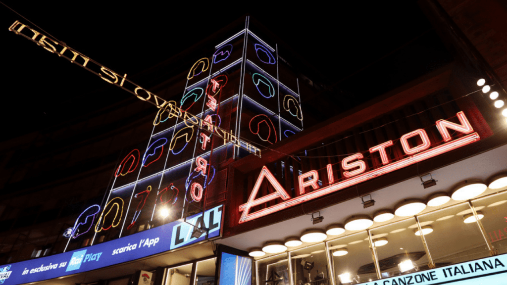Il teatro Ariston di Sanremo visto da fuori