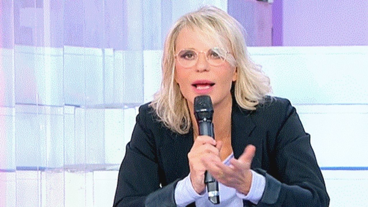 Caos a Uomini e Donne, accuse contro la redazione: Maria De Filippi nega, trema il trono di Matteo 41 Maria de Filippi Uomini e donne