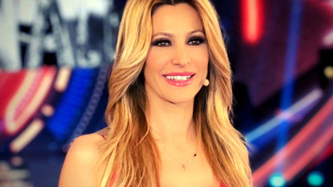 Adriana Volpe, l'ammissione su Alex Belli: "Ho cercato di asfaltarlo" 41 Adriana Volpe