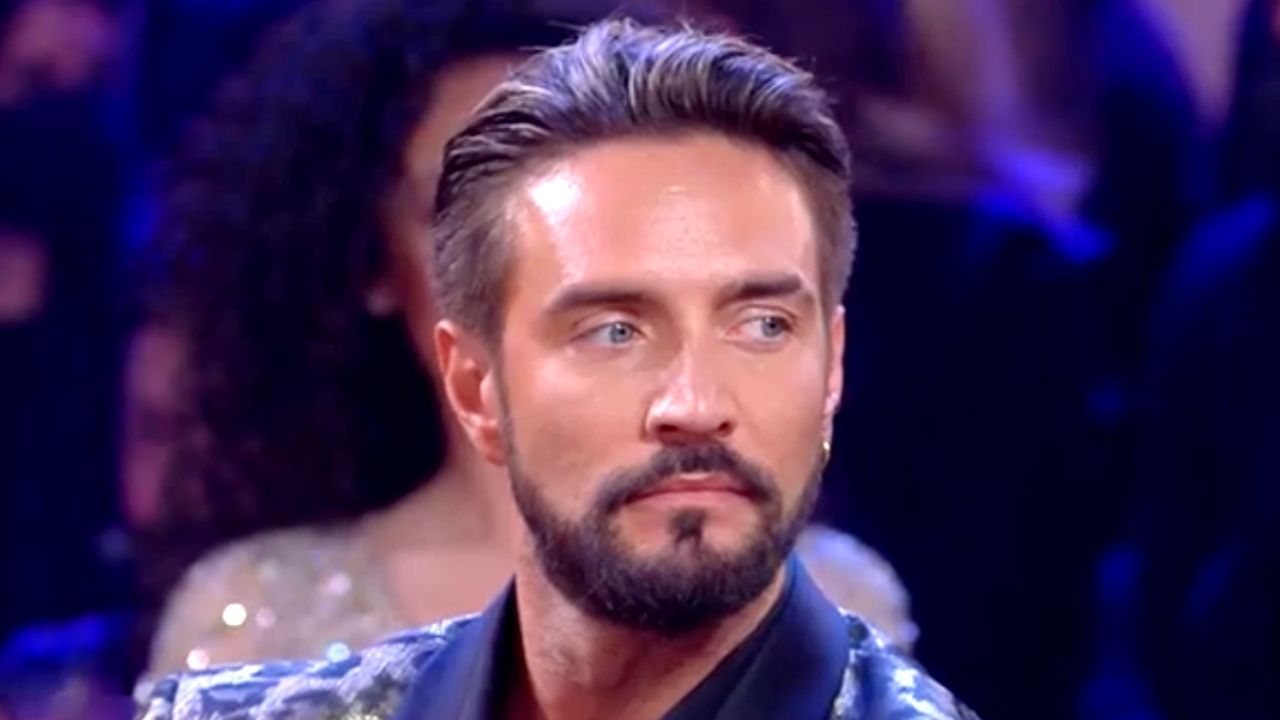 Ilary Blasi asfalta Alex Belli: "Manco sul tappeto di casa ti vorrei" 41 Alex Belli al GF VIP