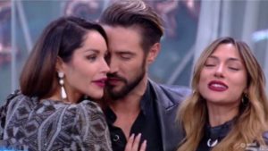 L’amore libero al GF Vip, arriva l’attacco dalla Chiesa: “Vergognoso”