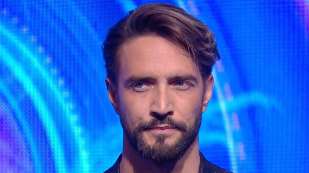 GF Vip, anticipazioni puntata di stasera: 2 eliminati, un altro finalista e il ritorno di Alex Belli 42 Alex Belli al Gf Vip