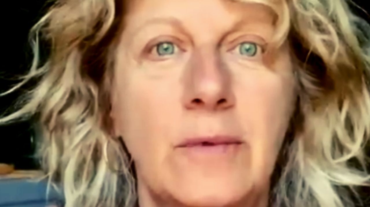 Angela Finocchiaro e i demoni della depressione: "Non me ne libero" 41 Angela Finocchiaro