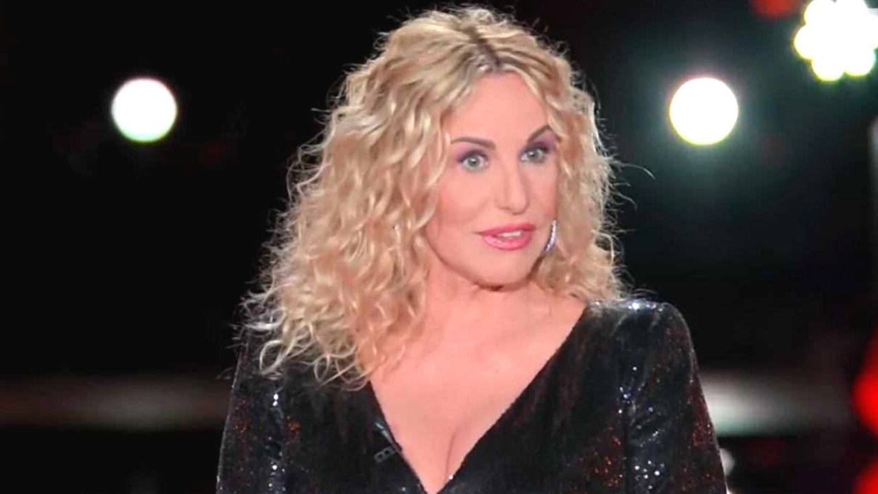 Blanco, la dichiarazione alla conduttrice: "Ti amo" 41 Antonella Clerici