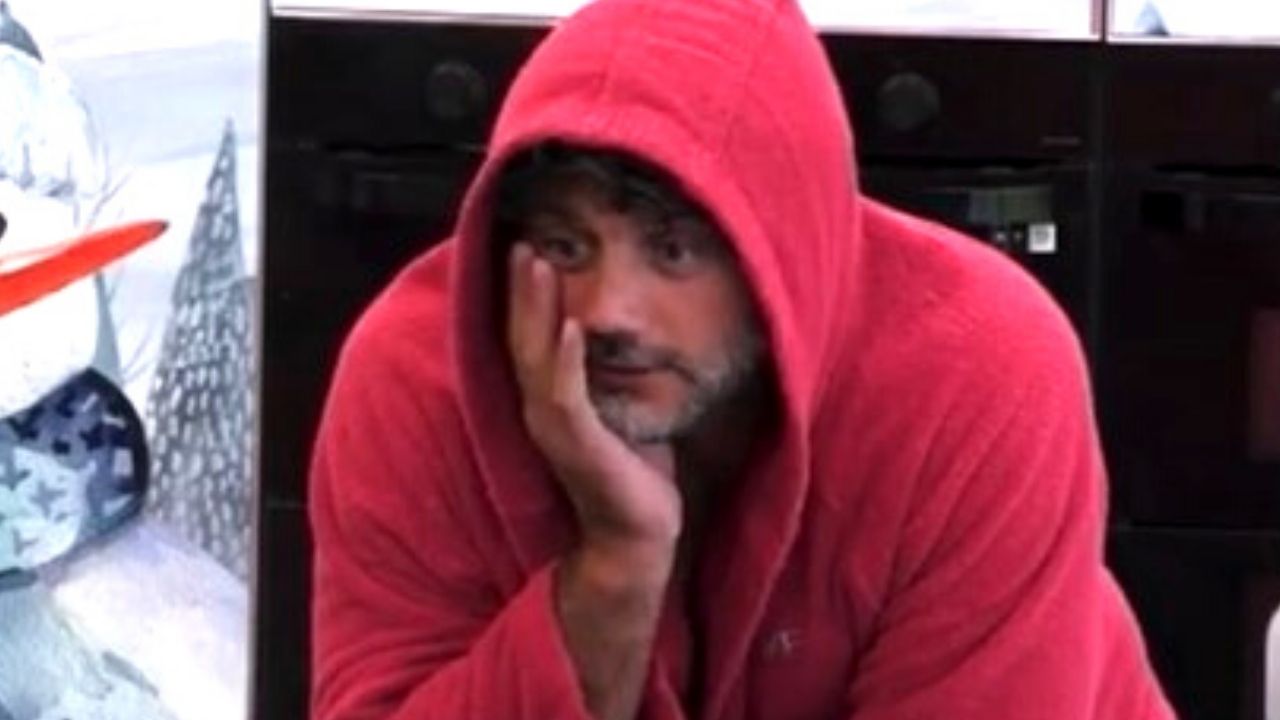 Barù fa marcia indietro e chiede scusa a Jessica Selassié: "Riiniziamo, io ci sono, sono qui" 41 Barù al GF Vip chiede scusa a Jessica