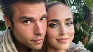 Fedez è malato, Chiara Ferragni al suo fianco: il messaggio