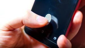 Fingerprinting: il tracciamento via impronta digitale che ci osserva per mesi