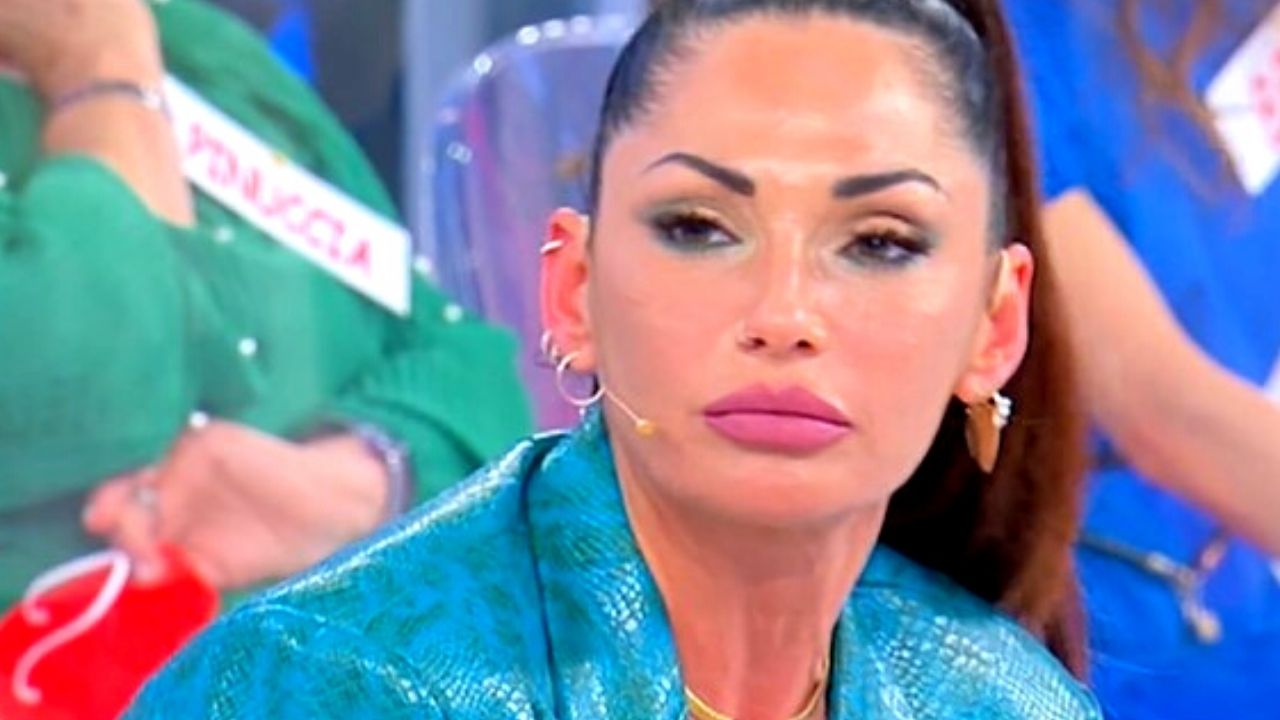 Ida Platano abbandona lo studio dopo l'attacco di Tina Cipollari a Uomini e Donne 41 Ida Platano a Uomini e Donne