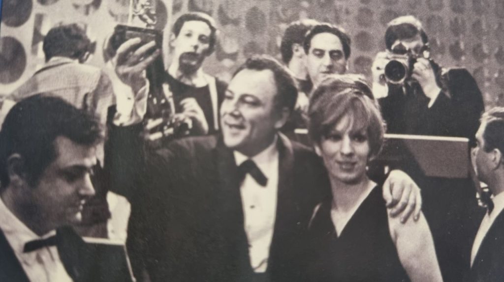Iva Zanicchi e Claudio Villa al Festival di Sanremo 1967 vittoria