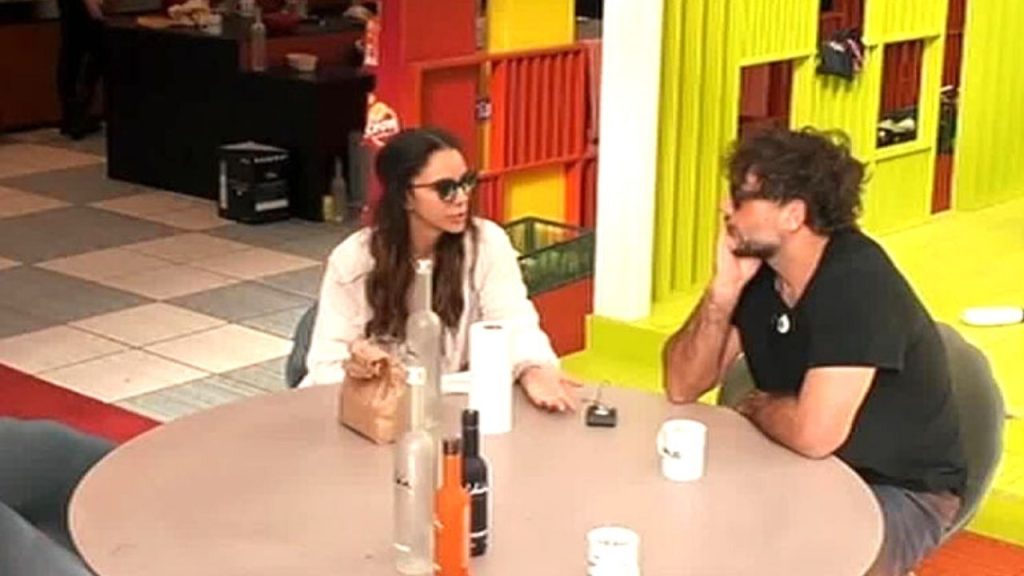 Barù scarica Jessica Selassié e ora è guerra al GF Vip: "Volevi un uomo per far parlare di te" 42 Jessica Selassie e Barù GF Vip