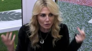 GF Vip, Nathaly Caldonazzo dura su Lulù: “Bambina capricciosa”, e non solo