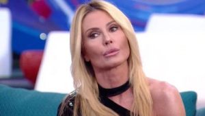 Nathaly Caldonazzo supporta Delia Duran al GF Vip: ma non è l’unica