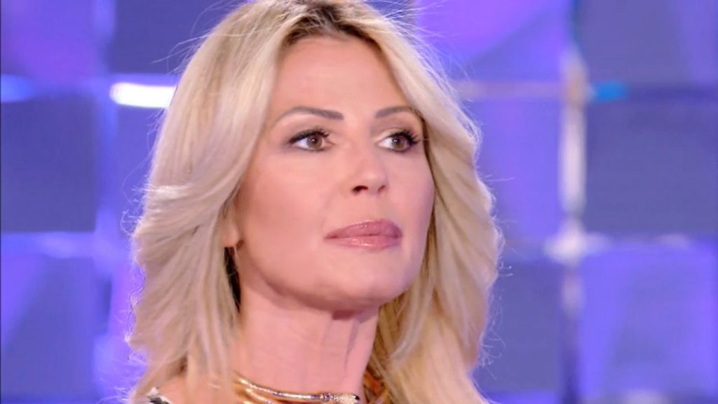 Nathaly Caldonazzo sull'amico morto durante il GF: "Non me l'hanno detto quando è successo" 42 Nathaly Caldonazzo Verissimo