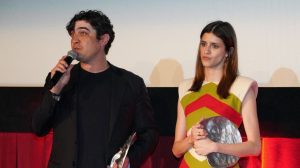 Riccardo Scamarcio e Benedetta Porcaroli escono allo scoperto: i sorrisi di coppia alla luce del sole