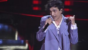 Tananai: “Innamorarmi di un ragazzo? Non chiudo nessuna porta”