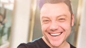 Tiziano Ferro, in uscita il nuovo album: “Il mondo è nostro”