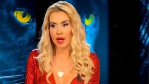 Valeria Marini su Pamela Prati: “Mi ha graffiata, ho ancora i segni”
