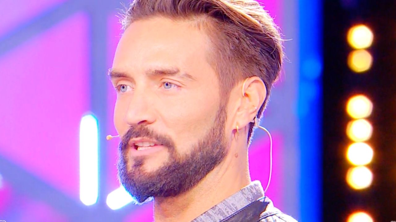 Alex Belli, l'attacco frontale: è scontro con Dayane Mello 41 Alex Belli a La Pupa e il Secchione Show