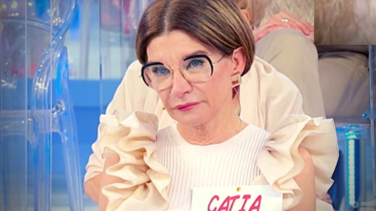 Catia Franchi furiosa contro Biagio: "Sei un poveraccio" 41 Catia Franchi Uomini e Donne trono Over