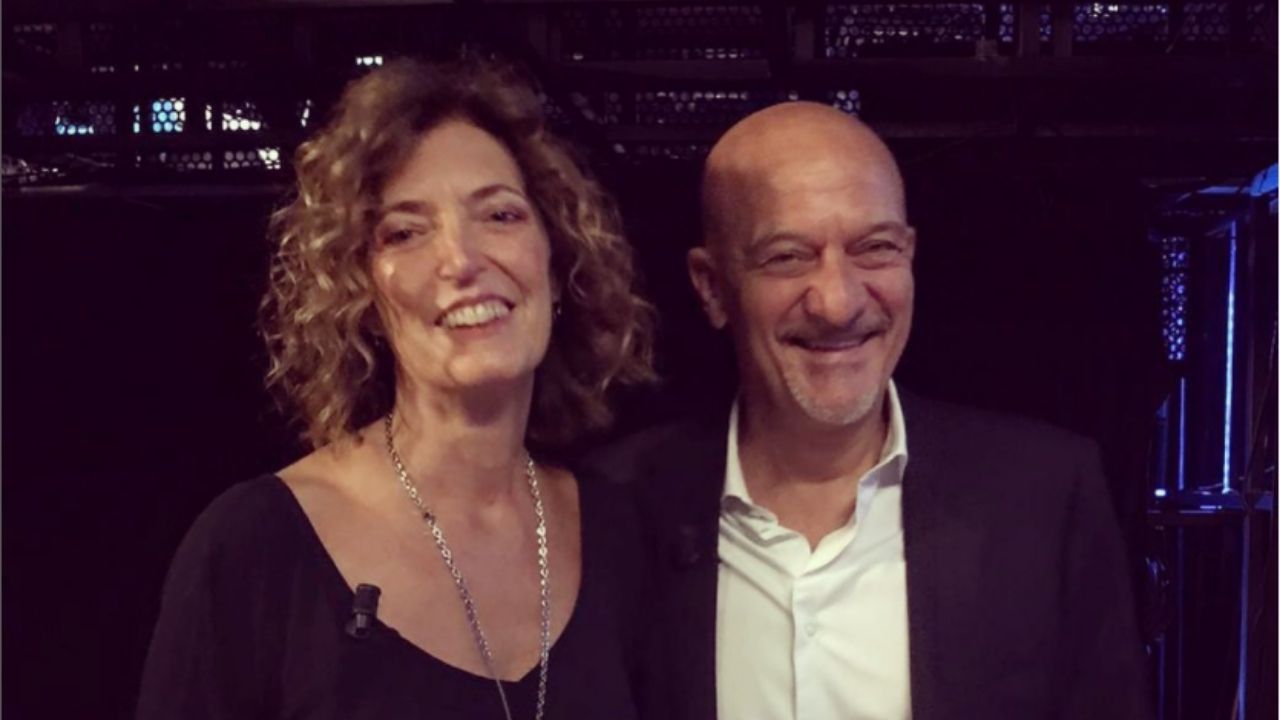 Claudio Bisio e la moglie Sandra Bonzi: "Mi ha vomitato in macchina, mi ha conquistato" 41 Claudio Bisio sandra bonzi