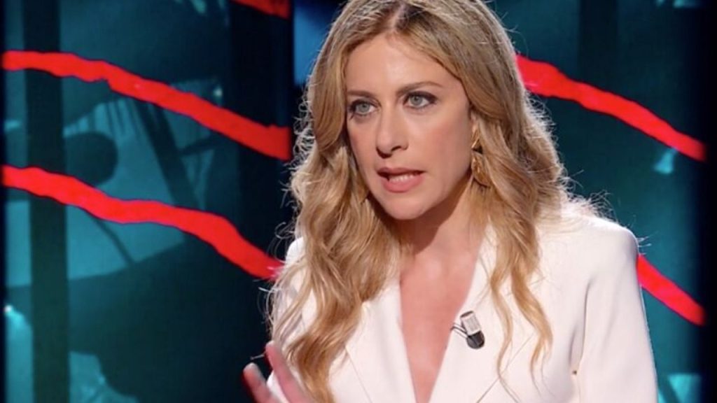 Paola Barale fuori dalla tv: "C'è un blocco", la confessione a Belve 43 Francesca Fagnani Belve
